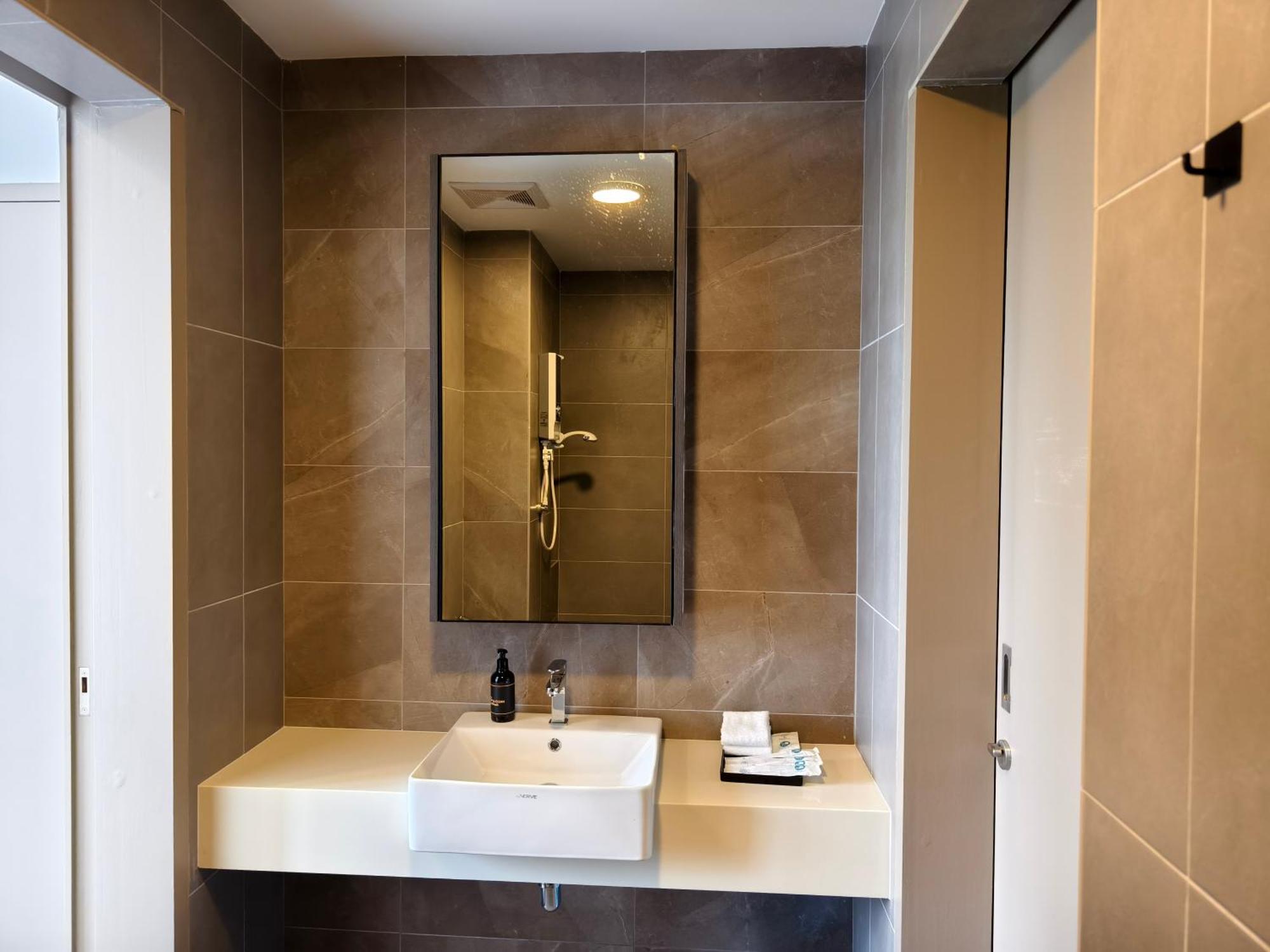 פטלין ג'איה Mossaz Suites Empire City By Starwood מראה חיצוני תמונה