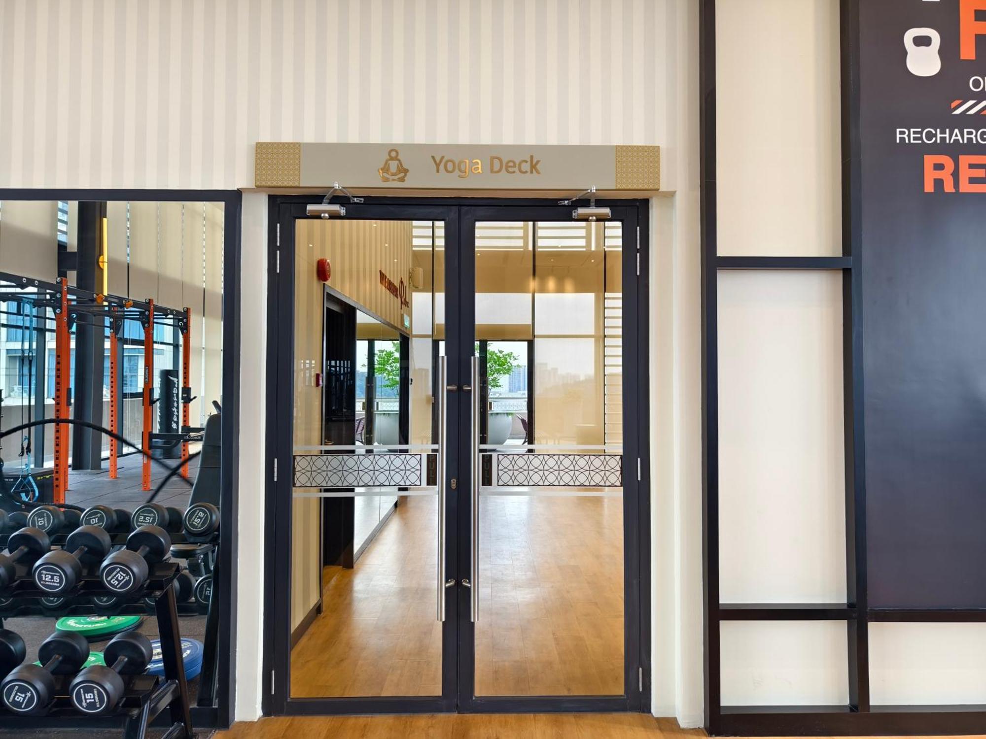 פטלין ג'איה Mossaz Suites Empire City By Starwood מראה חיצוני תמונה
